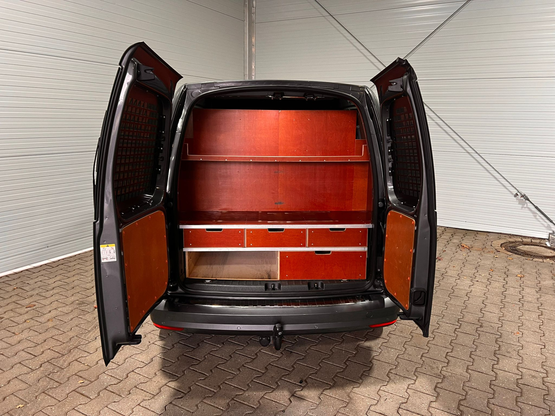 Houten bedrijfswagen inrichting